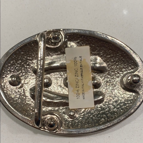 Buckle - Picture 4 of 4
